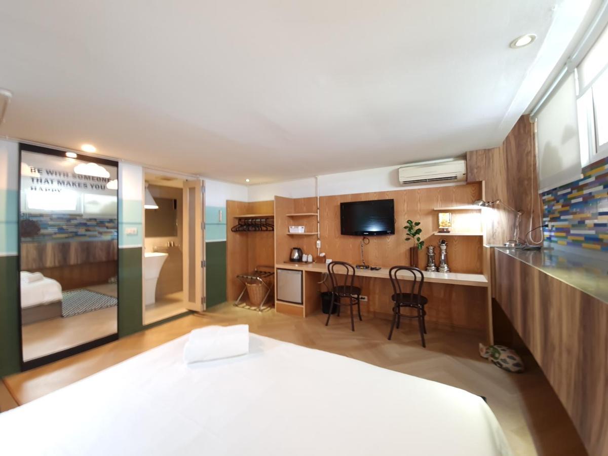 Somewhere To Escape - Hometel Bangkok Eksteriør billede
